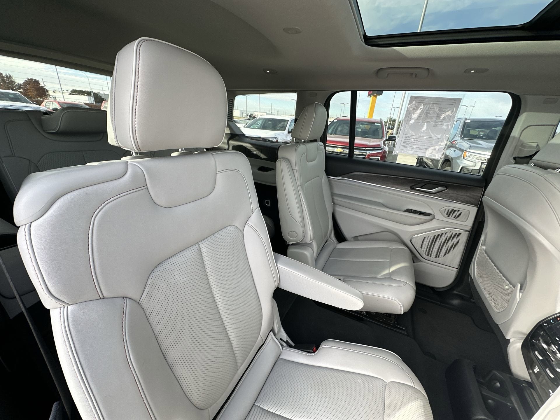 2023 Jeep Grand Cherokee L Overland