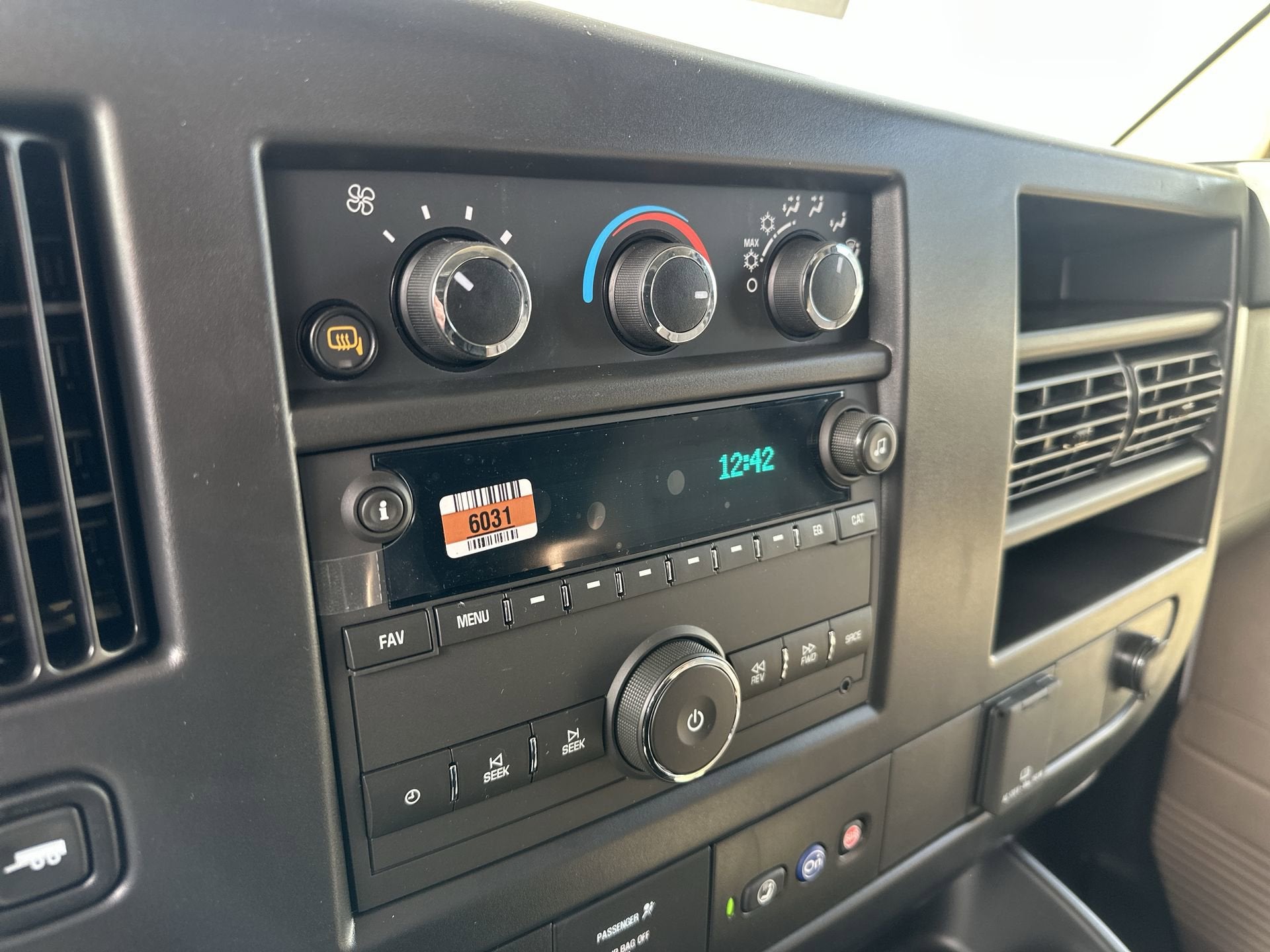 2025 Chevrolet Express Cargo 2500 WT