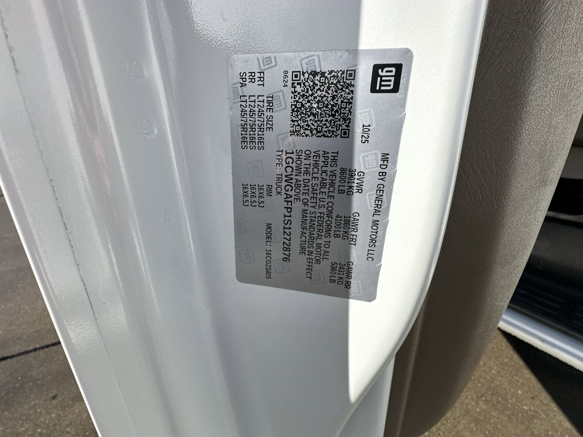 2025 Chevrolet Express Cargo 2500 WT