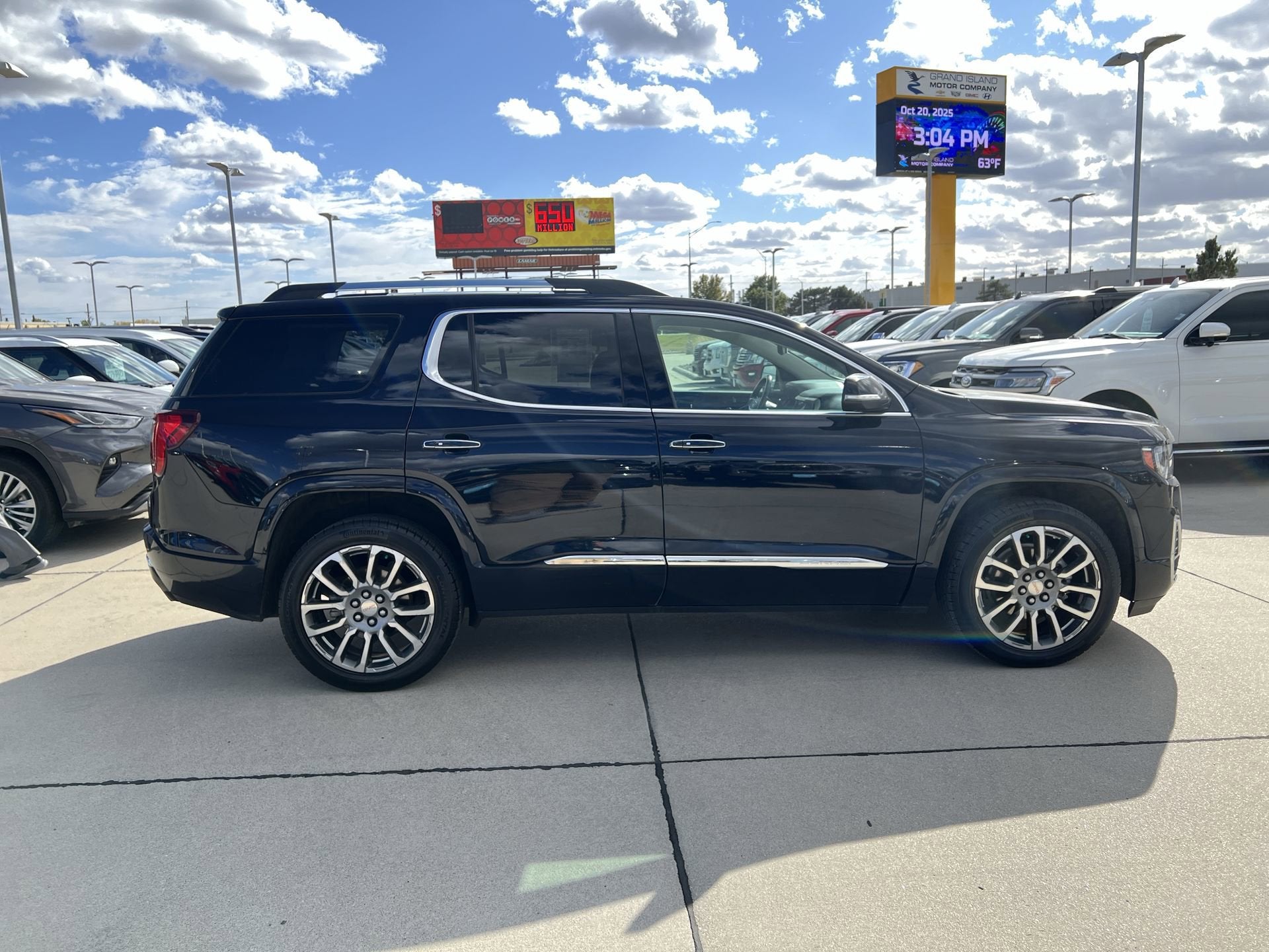 2021 GMC Acadia Denali